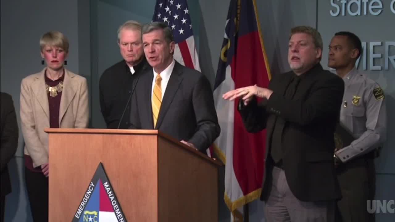 Roy Cooper: Usted puede ayudar si se mantiene fuera de las vías una vez que las condiciones empeoren