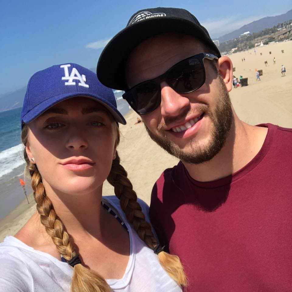 Daily Mail afirma que Joe y Tilly han estado saliendo durante cuatro años y están comprometidos para casarse en 2020.