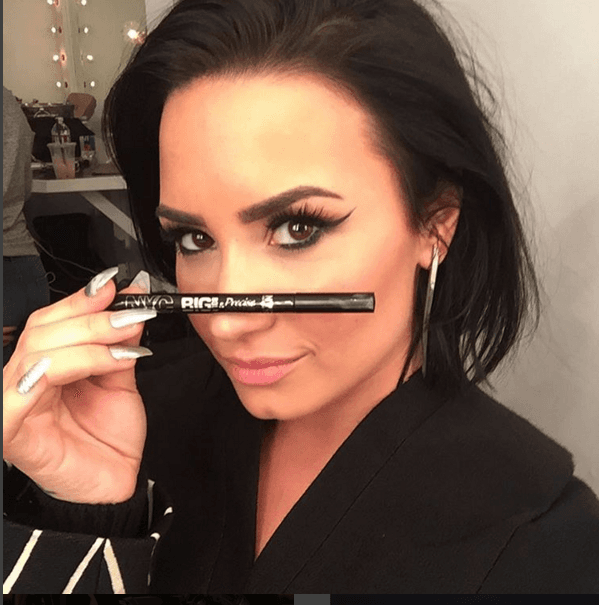 Sus bellos ojos ya son parte de campañas de cosméticos y ella los presume en sus redes sociales.