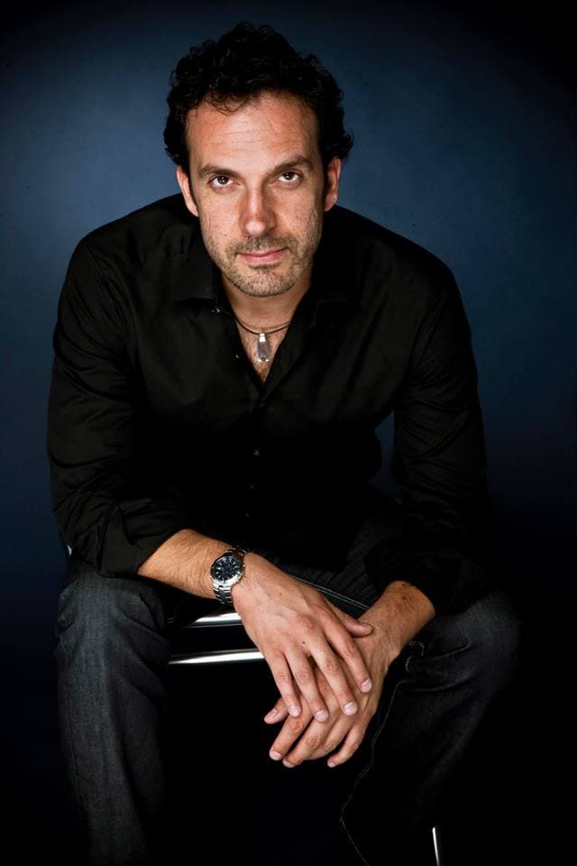 En 2015, Antonio de la Vega interpretó al coronel Juan Nepomuceno Almonte en la serie ‘Texas Rising’, historia que se desarrolla en el año de 1836 y que plasma la guerra de Texas entre México y Estados Unidos.