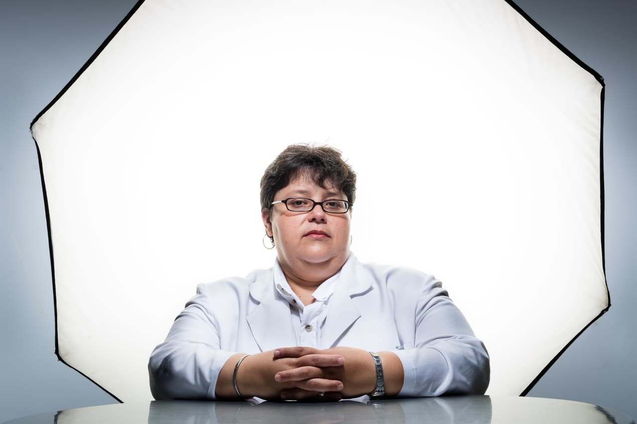 Internista y neumonóloga. Trabaja en un hospital que fue pionero en tratamiento contra la tuberculosis y hoy no cuenta con ambulancias ni morgue.