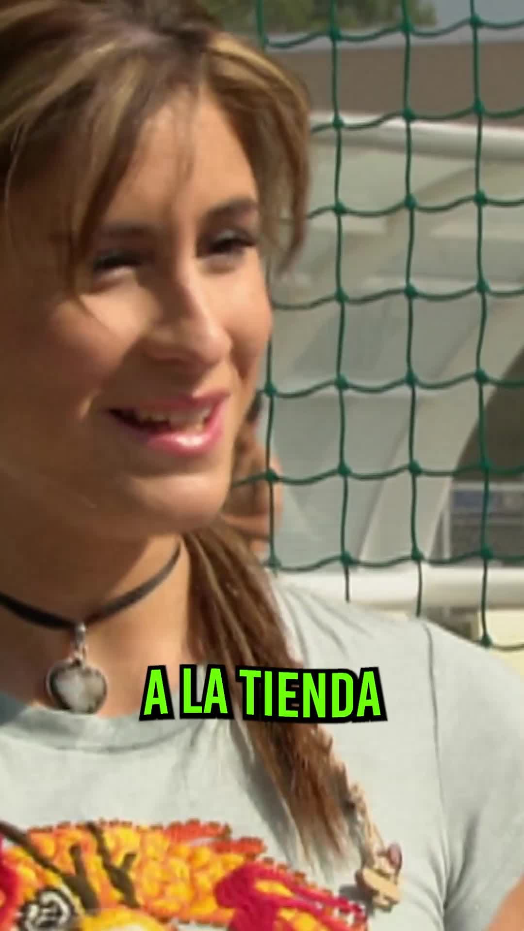 Kenia le miente a sus papás para perforarse