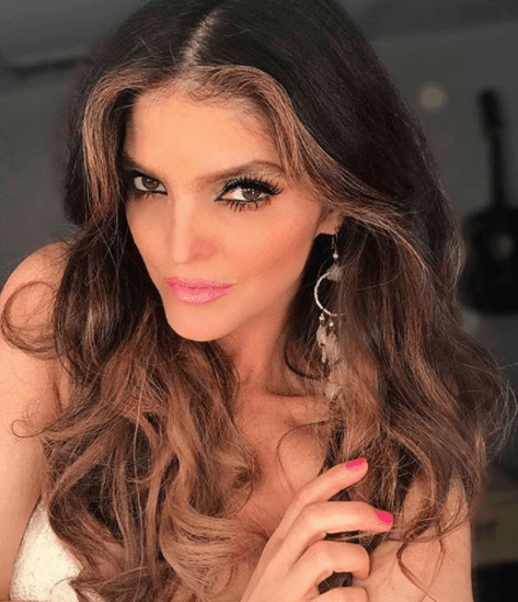 "Definitivamente, (Ana Bárbara) fue un ser humano que me enseñó que los paisajes pueden llegar a ser infinitos", puntualizó.