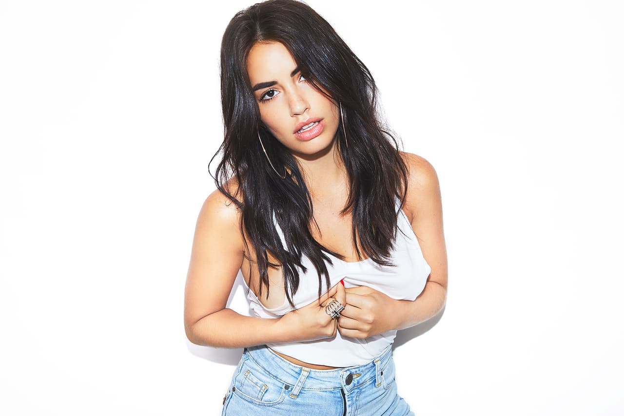 <b>Lali</b>: una de las conductoras del evento. Además, esta nominada por primera vez en tres categorías: New to The USA, But Big at Home (Nuevo en U.S.A., Pero Conocido en Casa), Sick Dance Routine (Coreografías Que Me Matan) y Esto Sí es "BTS" (This is "BTS"). Lali será parte del show que ofrecerán Pedro Capó y Farruko, cuando canten su éxito 'Calma', producida exclusivamente para Premios Juventud.