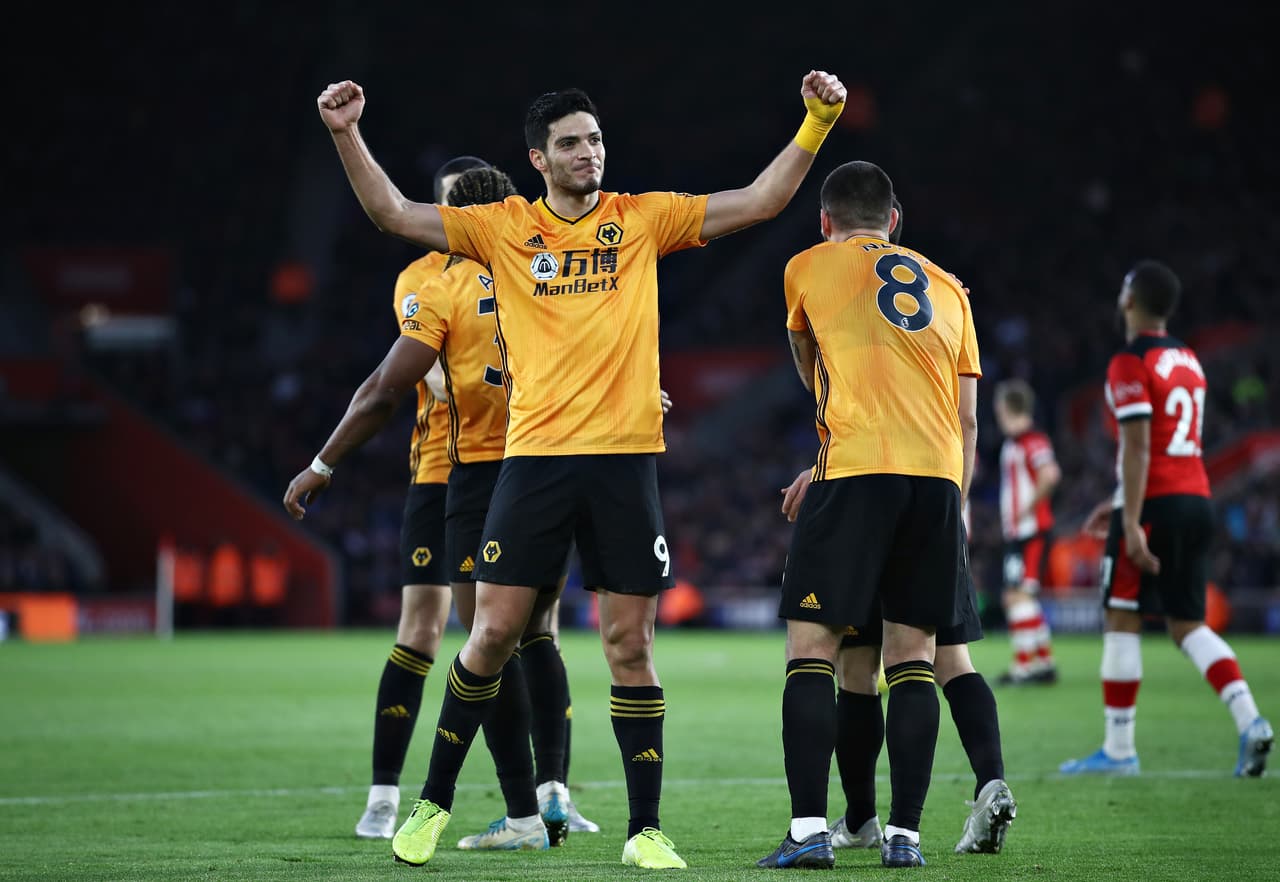 Bednarek (15’) y Shane Long (35’) aventajaron a los locales. Neto descontó al 53’ y Raúl Jiménez anotó de penal al (65’) y el segundo tanto del mexicano cayó al 76’.