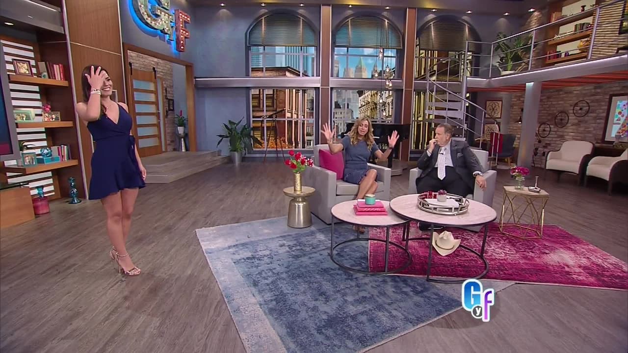 Pero fue 
<a href="https://www.univision.com/shows/el-gordo-y-la-flaca/lili-cuenta-en-primicia-como-inicio-el-romance-de-karina-banda-y-carlos-ponce-cupido-tiene-nombre-y-la-conoces-video">gracias a Lili Estefan</a> que ambos pudieron conocerse: "Febrero 14 de este año esta belleza (
<a href="https://www.univision.com/shows/el-gordo-y-la-flaca/karina-banda-cumplio-el-sueno-americano-asi-ha-sido-su-transformacion-fotos">Karina</a>) estuvo en mi casa y 
<a href="https://www.univision.com/shows/el-gordo-y-la-flaca/este-es-el-principe-azul-que-hace-suspirar-a-karina-banda-fotos">Carlos Ponce</a> me llama al próximo día para preguntarme '¿Dios mío quién es esta mujer tan bella?, ¿de dónde la has sacado?', así comienza el romance", dijo en el show.