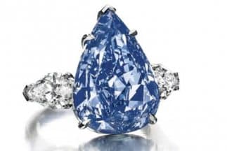 Subastarán el mayor diamante azul del mundo