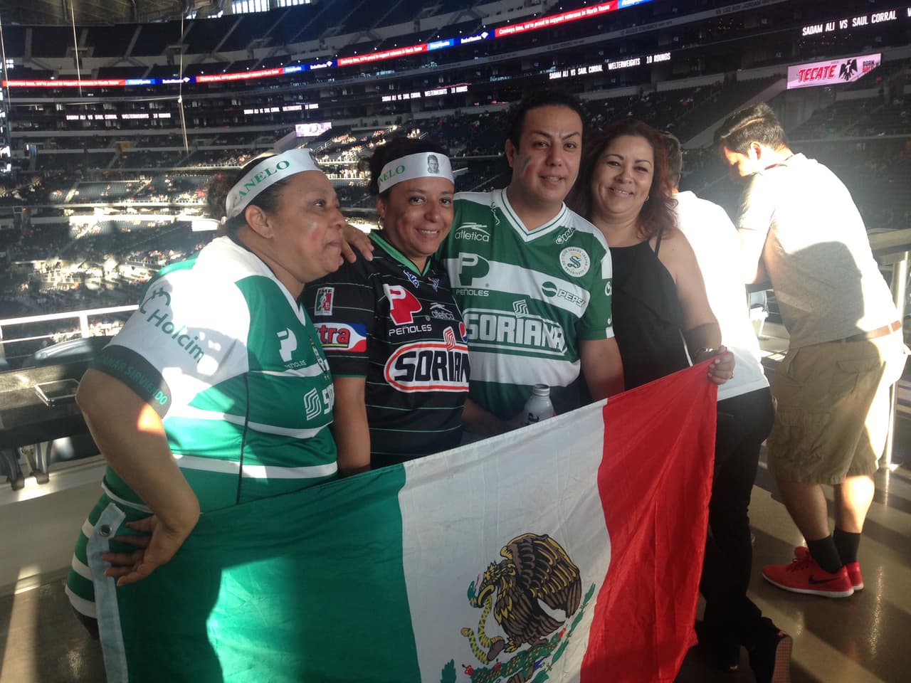 Y de Torreón tampoco podían faltar. El norte rugió con la playera de Santos Laguna.