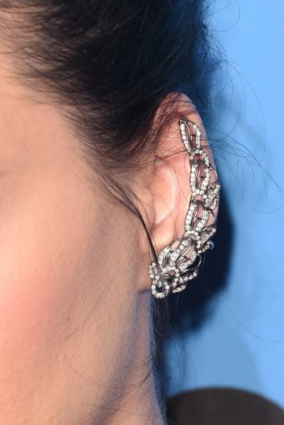 Katy Perry prefiere este accesorio en un modelo que cubre casi todo el contorno de la oreja.