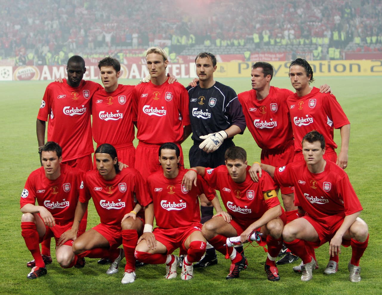 Este fue el XI inicial que usó 'Rafa' Benítez en aquel partido: Jerzy Dudek; Steve Finnan, Jamie Carragher, Sami Hyypiä, Djimi Traoré; Xabi Alonso, Luis García, Steven Gerrard, John Arne Riise; Harry Kewell y Milan Baroš.