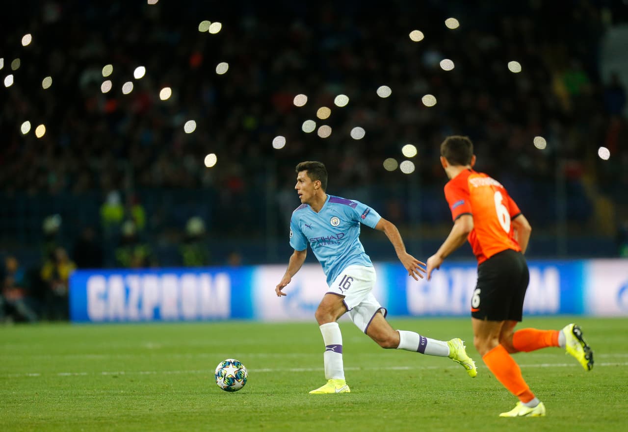 Manchester City es campeón de Inglaterra por segunda temporada consecutiva de las seis que es titular. Cuatro de estos títulos los ha obtenido en los últimos ocho años.