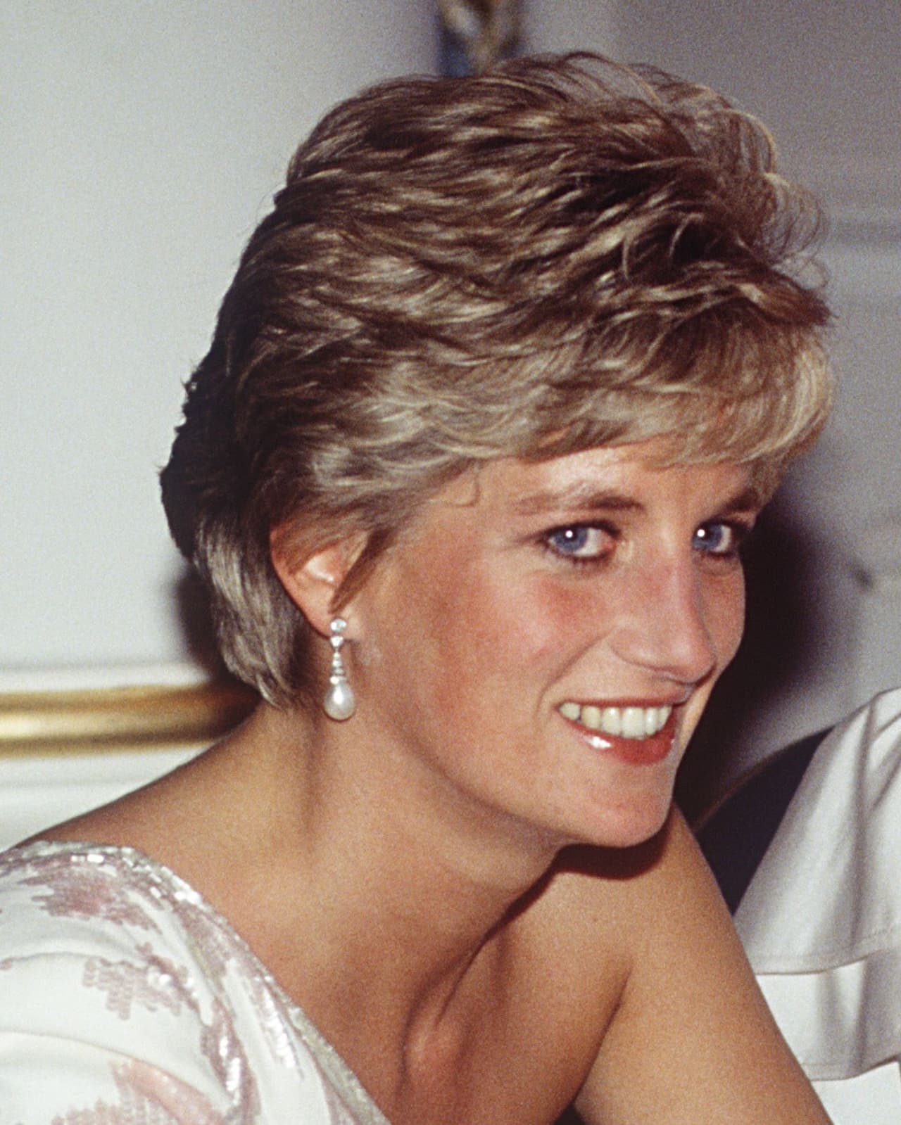 Sobre Diana, la actriz solo guarda buenos recuerdos: "Nos poníamos a conversar y luego 
<b>nos reuníamos para tomar el té</b>… Mi instinto era protegerla. Hablamos de todo bajo el sol. Ella amaba la música".
<br>