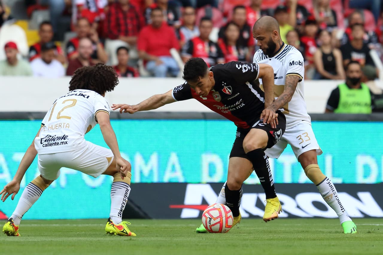 Atlas y Pumas se quedaron con las ganas y de la victoria al dividir puntos en un partido en el que humo emociones pero no goles.
