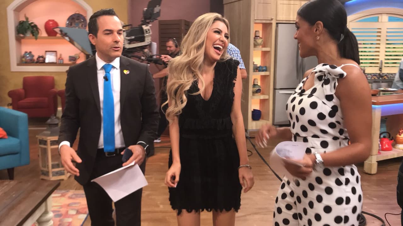 Carlos y Francisca platicaron con ella de las fotografías reveladoras que comparte con sus seguidores.