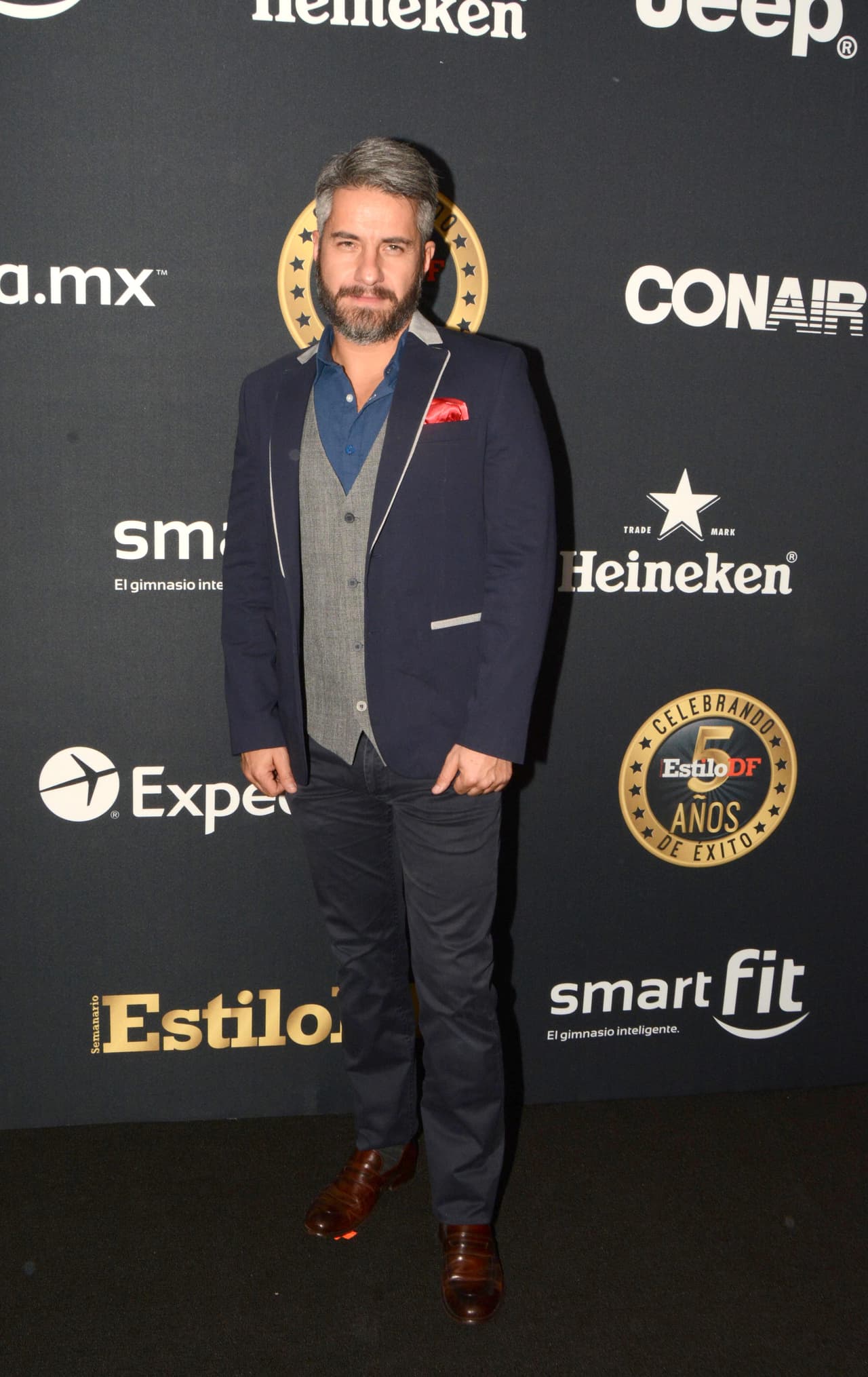 Moisés es papá de un niño, el pequeño Lucio con quien le encanta jugar.