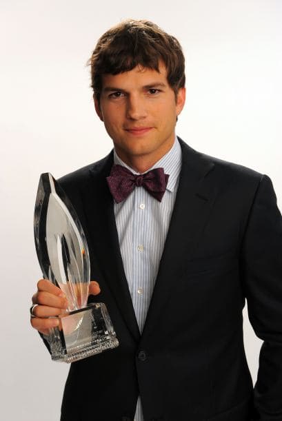 Las malas lenguas dicen que Ashton no termina de firmar porque es un "tacaño" y no quiere que Demi se quede con su dinerito.