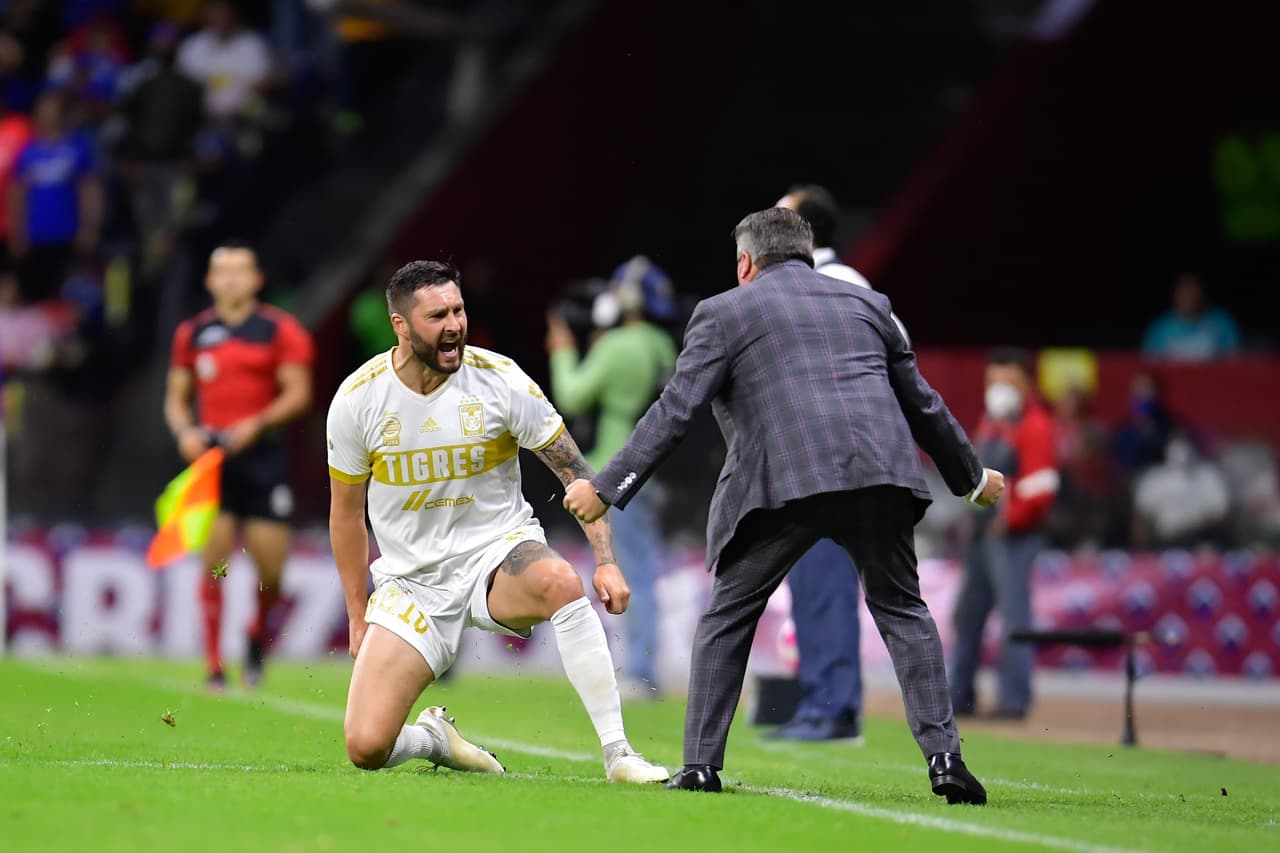 El francés festejó su gol con Miguel Herrera y terminó con los rumores sobre una supuesta mala relación.