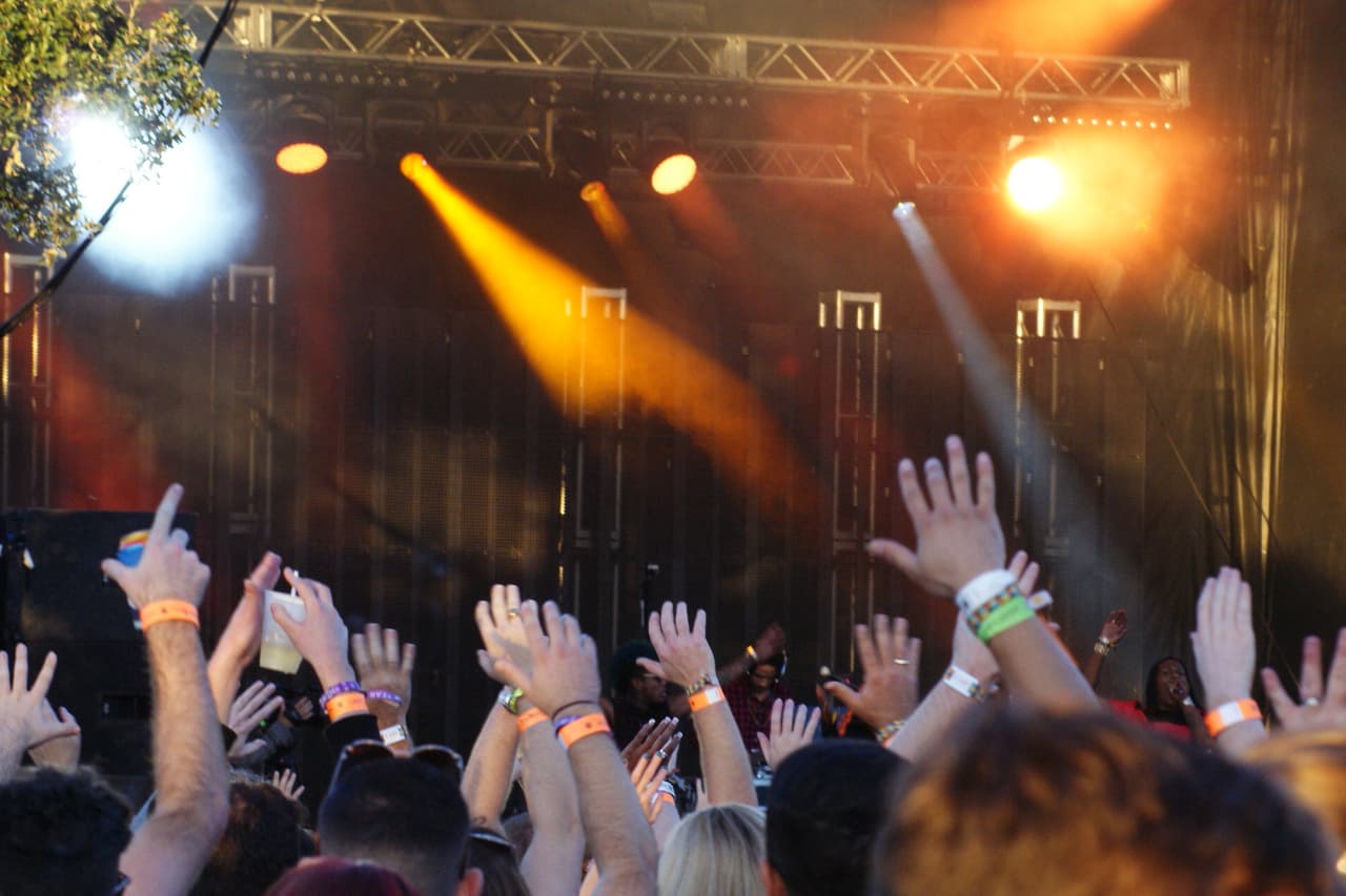 Miles se divirtieron en festival de música Fun Fun Fest este fin de semana en la capital de Texas.