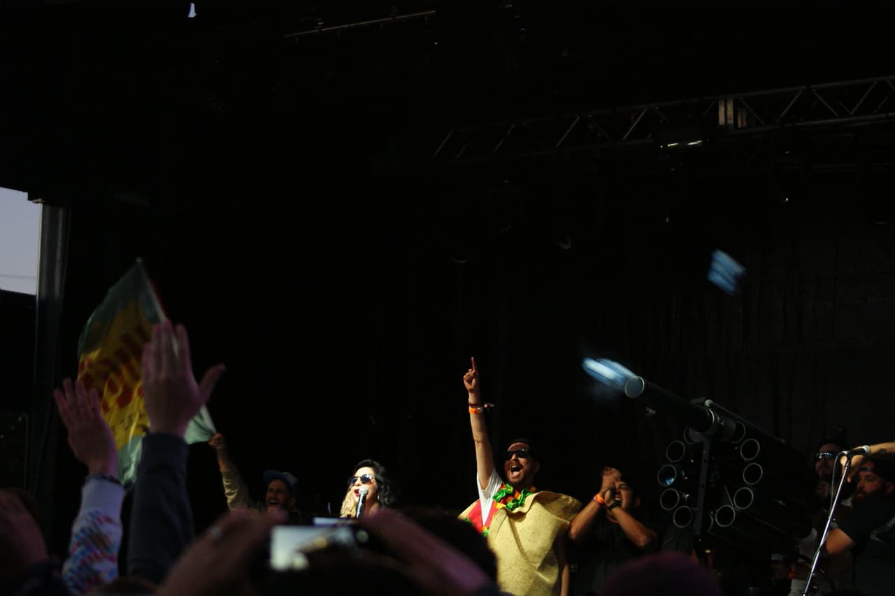 Miles se divirtieron en festival de música Fun Fun Fest este fin de semana en la capital de Texas.