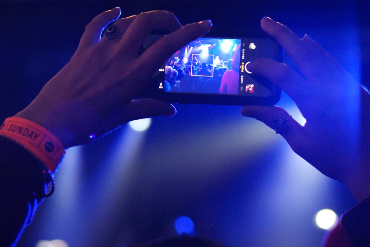 Miles se divirtieron en festival de música Fun Fun Fest este fin de semana en la capital de Texas.