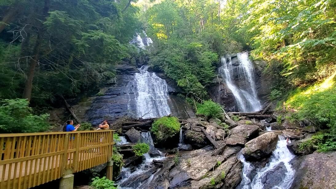 Las cascadas destacan entre los puntos más visitados por los turistas cada año en el estado.