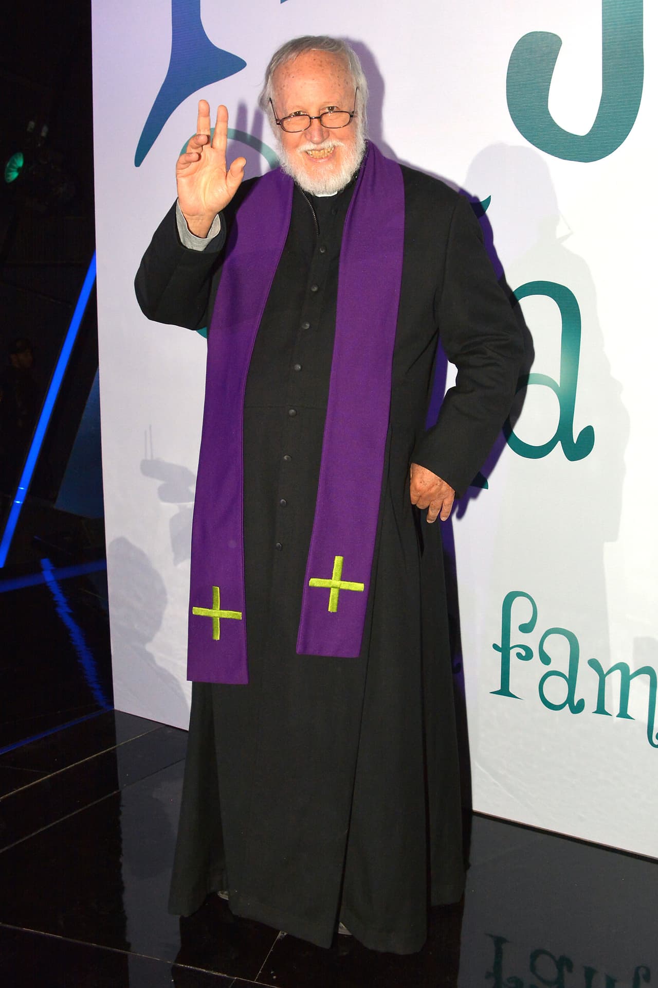 El primer actor Héctor Ortega perdió la vida el 3 de junio. Aunque no se especificó la causa de su muerte, el actor Mauricio Herrera informó, en entrevista con 
<a href="https://www.youtube.com/watch?v=NNmv8cf4OTU" target="_blank">'Ventaneando'</a>, que tuvo complicaciones tras someterse a una operación de colon.