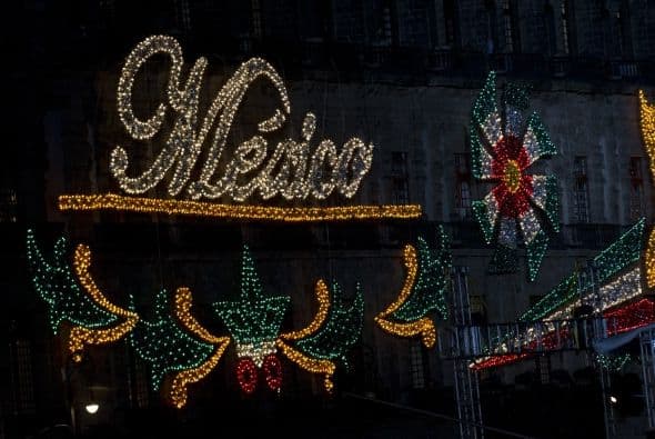 México celebra el Grito de Independencia con una explosión de luces y música