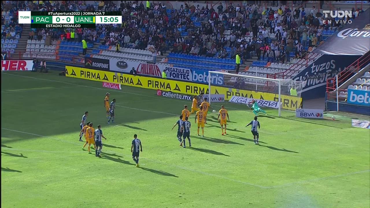 ¡GOL!  anota para Pachuca. Nicolás Ibáñez