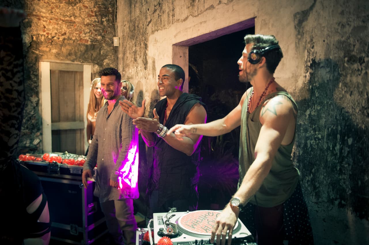 El tema 'La Mordidita' es el tercer sencillo de su producción 'A Quien Quiera Escuchar'.