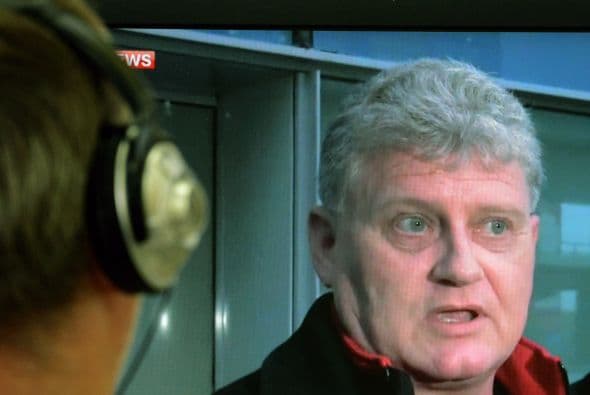 11 de agosto: Lon Snowden recibe el visado para viajar a Rusia a ver a su hijo.