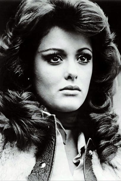 En la telenovela 'Vanessa' (1982), el personaje que interpreta Lucía Méndez (Vanessa) se enamora de Pierre Saint Michelle, al que dio vida el actor Rogelio Guerra , pero detrás de cámaras las cosas eran distintas.