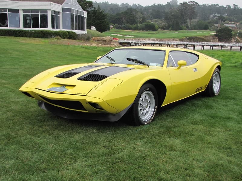 Este 
<b>AMX/3 de 1973</b> es uno de los 5 autos construidos en base al concepto presentado por 
<b>American Motors</b> para la tercera generación del 
<b>AMX</b>, su deportivo de 2 puestos. El
<b> AMX/3</b> de motor central fue construido por 
<b>Bizzarrini</b> en Turin y utilizaba un 
<b>V8 </b>de AMC de
<b> 6.2 litros</b>. En palabras de los técnicos de 
<b>BMW</b>, encargada de calibrar el vehículo, el 
<b>AMX/3</b> tenía el chasis más rígido con la dirección más neutral que habían probado hasta la fecha.