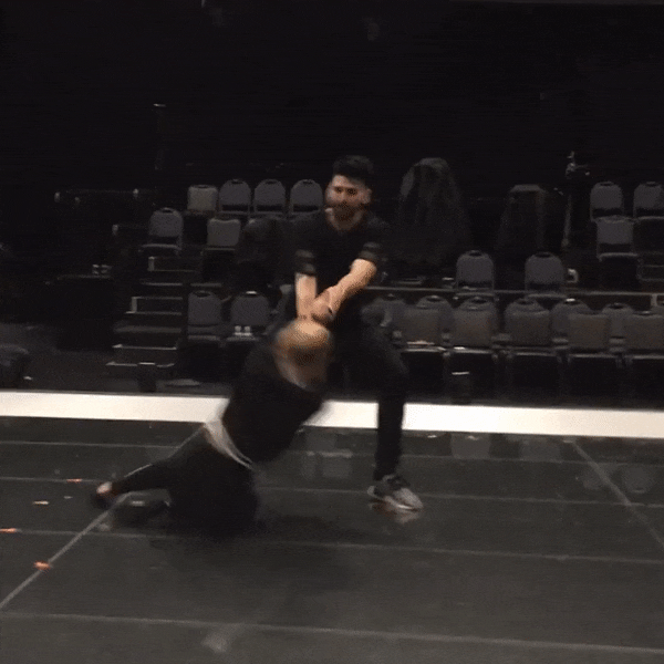 Después de que los concursantes le propusieran el reto de vivir la experiencia completa de Mira Quién Baila, el conductor español mostrará su talento para el baile este próximo domingo.