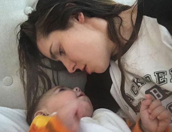 A pesar de que 
<b><a href="http://www.univision.com/temas/ariadne-diaz">Ariadne</a></b> está inmersa en las grabaciones de la telenovela 
<i>La doble vida de Estela Carrillo</i>, el tiempo que pasa con su hijo Diego es intocable.