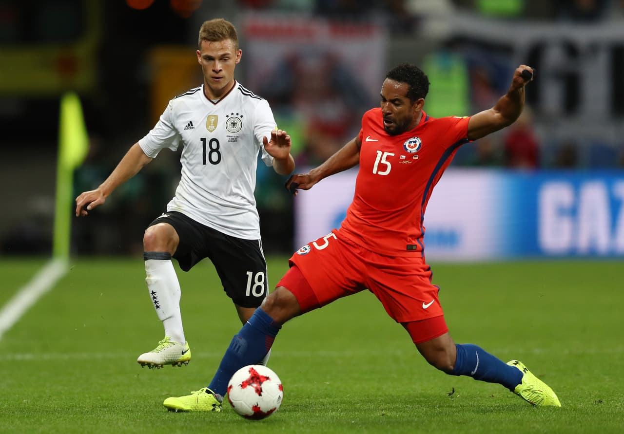 Empezamos con los jóvenes que vienen pujando fuerte: la lateral derecha parece ser propiedad de Joshua Kimmich 'El Heredero de Philipp Lahm'.
