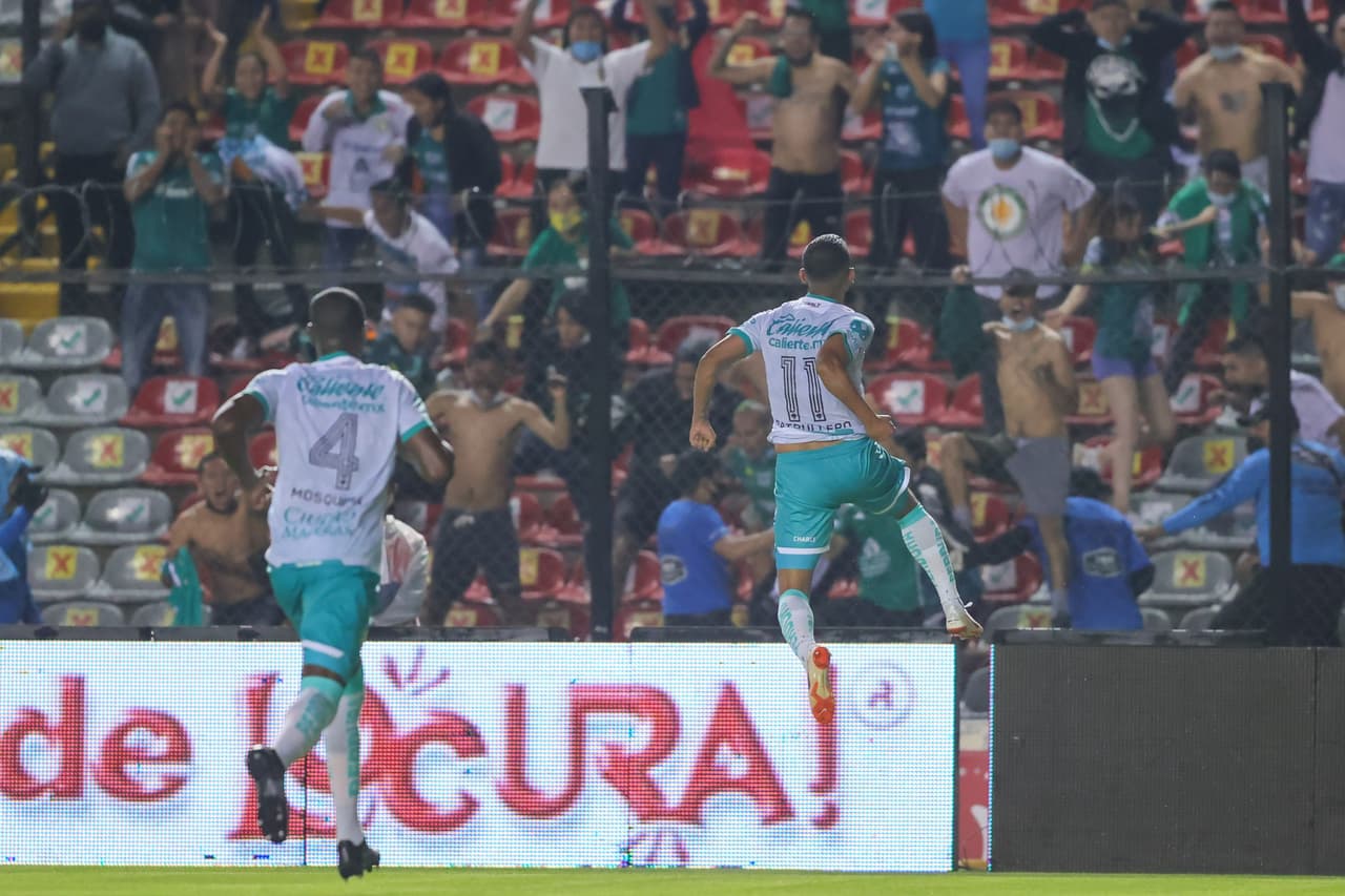 Elías Hernández anota al minuto 28 y le da la victoria a León 0-1 sobre Querétaro.