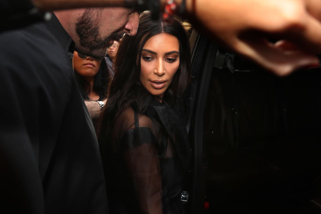 Kim quedó con otro susto terrible, pero siguió su camino como si nada.