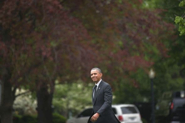 Tras su breve escala en Arkansas, que incluyó también un recorrido en helicóptero, Obama despegó hacia Los Ángeles.