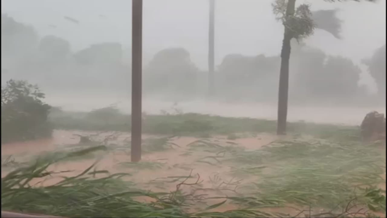 Así mismo, 13,000 personas fueron evacuadas en Pinar del Río. Y miles más en otras provincias de occidente.
<br>