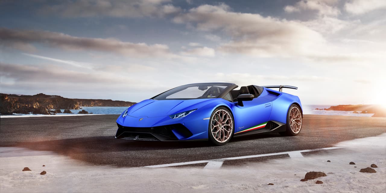 El
<a href="https://www.univision.com/noticias/lamborghini" target="_blank"> Lamborghini</a> Huracán Performante Spyder es capaz de acelerar de 0 a 62 mph en 3.1 segundos, de 0 a 124 mph en 9.3 segundos y logra velocidad máxima de 201 mph (325 km/h). El nuevo modelo se detiene de una velocidad de 62 mph en 103 pies ( 31.5 metros).