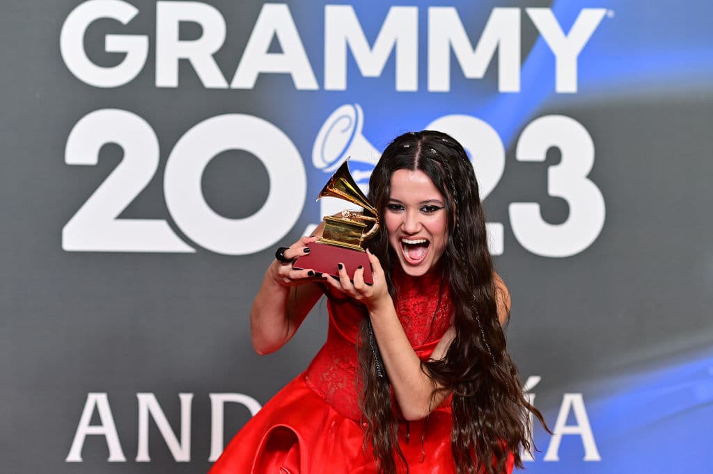 La cantante venezolana Joaquina resultó ganadora en 
<a href="https://www.univision.com/shows/latin-grammy/latin-grammy-2023-celebra-a-nominados-a-mejor-nuevo-artista-fotos">la categoría Mejor Nuevo Artista</a>. “He soñado con esto toda mi vida”, dijo visiblemente emocionada durante su discurso de aceptación.