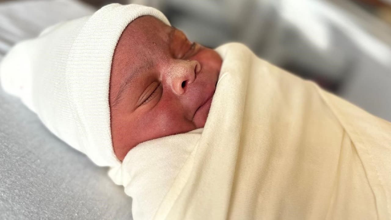 ¡El 2024 comenzó con una explosión de alegría y dulzura en los hospitales del norte de Texas! 
<b>Los pequeños héroes de la historia son Annsley y Joel Jr</b>., dos adorables bebés que hicieron su gran entrada en el mundo, marcando 
<b>el inicio de un año lleno de promesas y felicidad</b>.