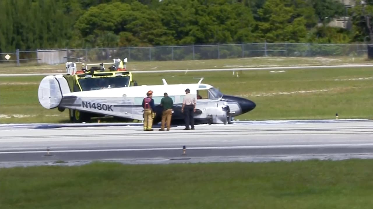 Avioneta se incendia en aeropuerto de Fort Lauderdale tras aterrizaje forzoso