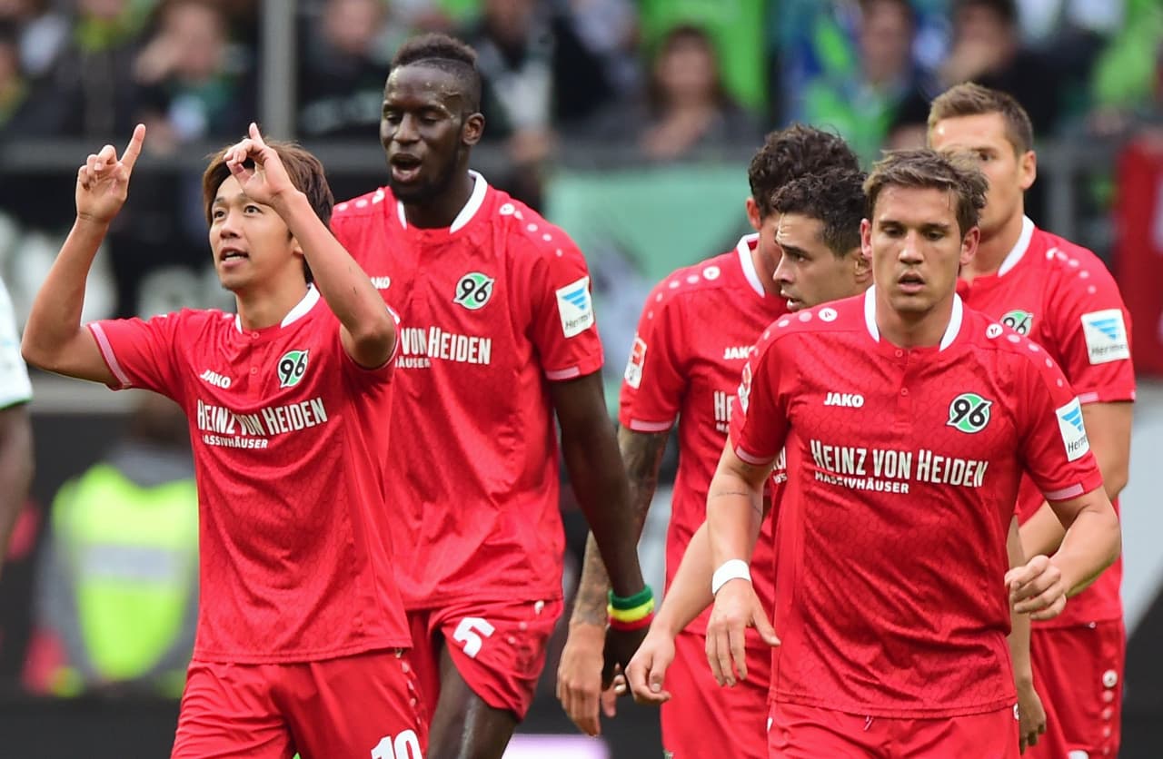 Stuttgart y Hannover ganan y salen de la zona de descenso de la Bundesliga