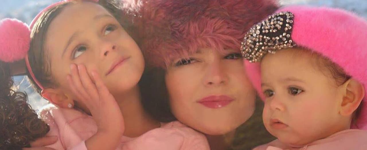 Estando en el mejor momento de su carrera, la exactriz decidió dejarlo todo por su religión y su nueva familia, pues en 2011, con apenas 19 años, decidió casarse. Actualmente tiene 25 años y es madre de dos pequeñas: London y Sidney.