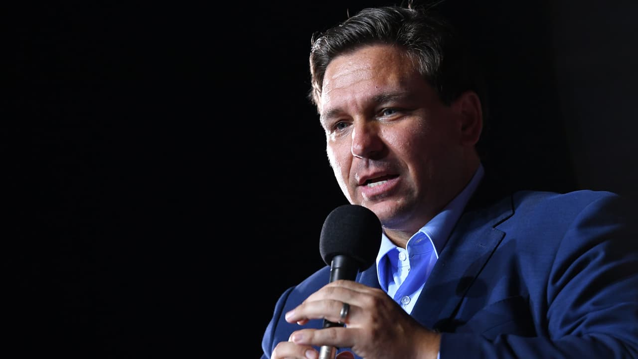 Gobernador de Florida descarta el cierre de las escuelas a pesar del incremento de casos de coronavirus