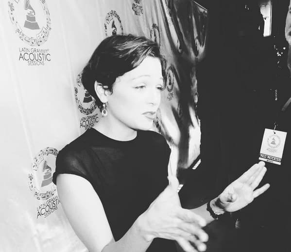 Con esta carita llegó Natalia Lafourcade a los Acoustic Sessions 2015 de Latin GRAMMY, y hasta nos mostró en redes como fue su llegada.