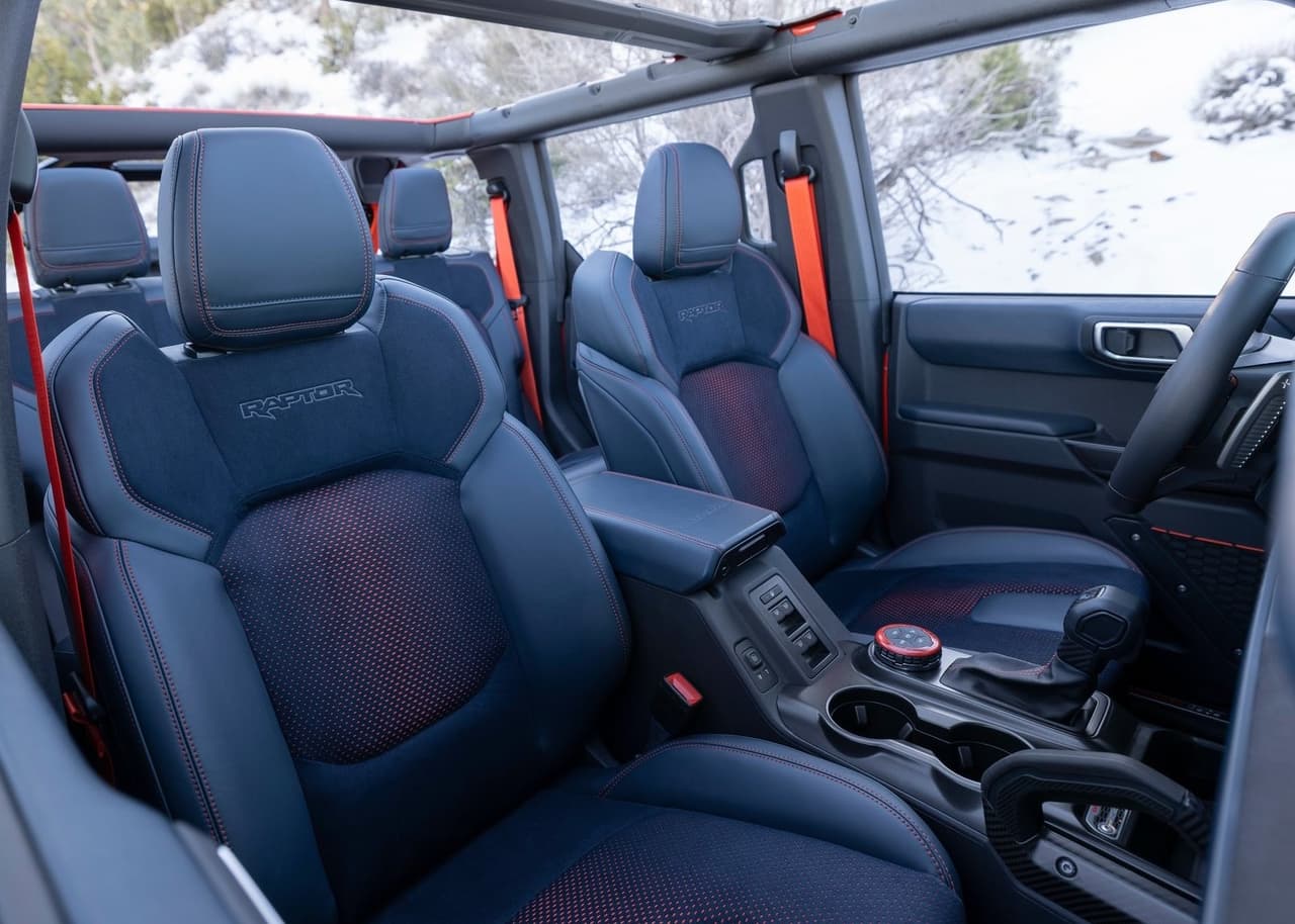 Ford recientemente presentó a la nueva integrante en su familia de SUVs: la Ford Bronco Raptor 2022.