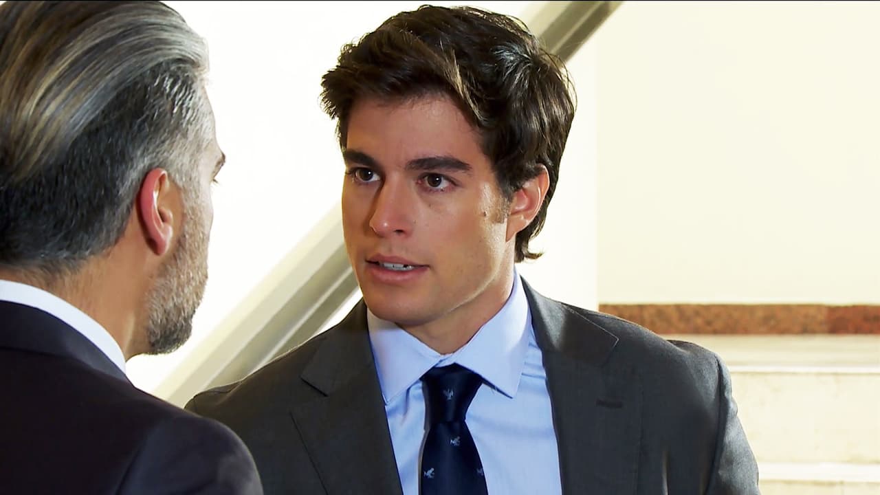 Pero un amor del pasado llegó para ser su cómplice de pasión.