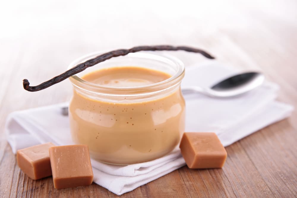 Toma en cuenta que si el dulce de leche parece grumoso o como si se hubiera cortado, puedes dar unos toques de mixer para que vuelva a tener la textura original.